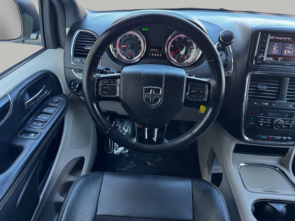 Used 2020 Dodge Grand Caravan SXT w/ Driver Convenience Group image 22