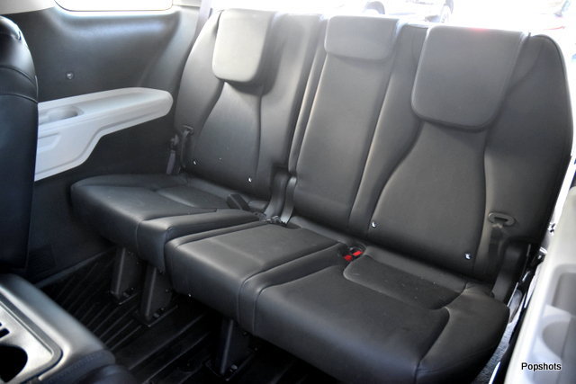 Used 2024 Kia Carnival LX FWD image 12