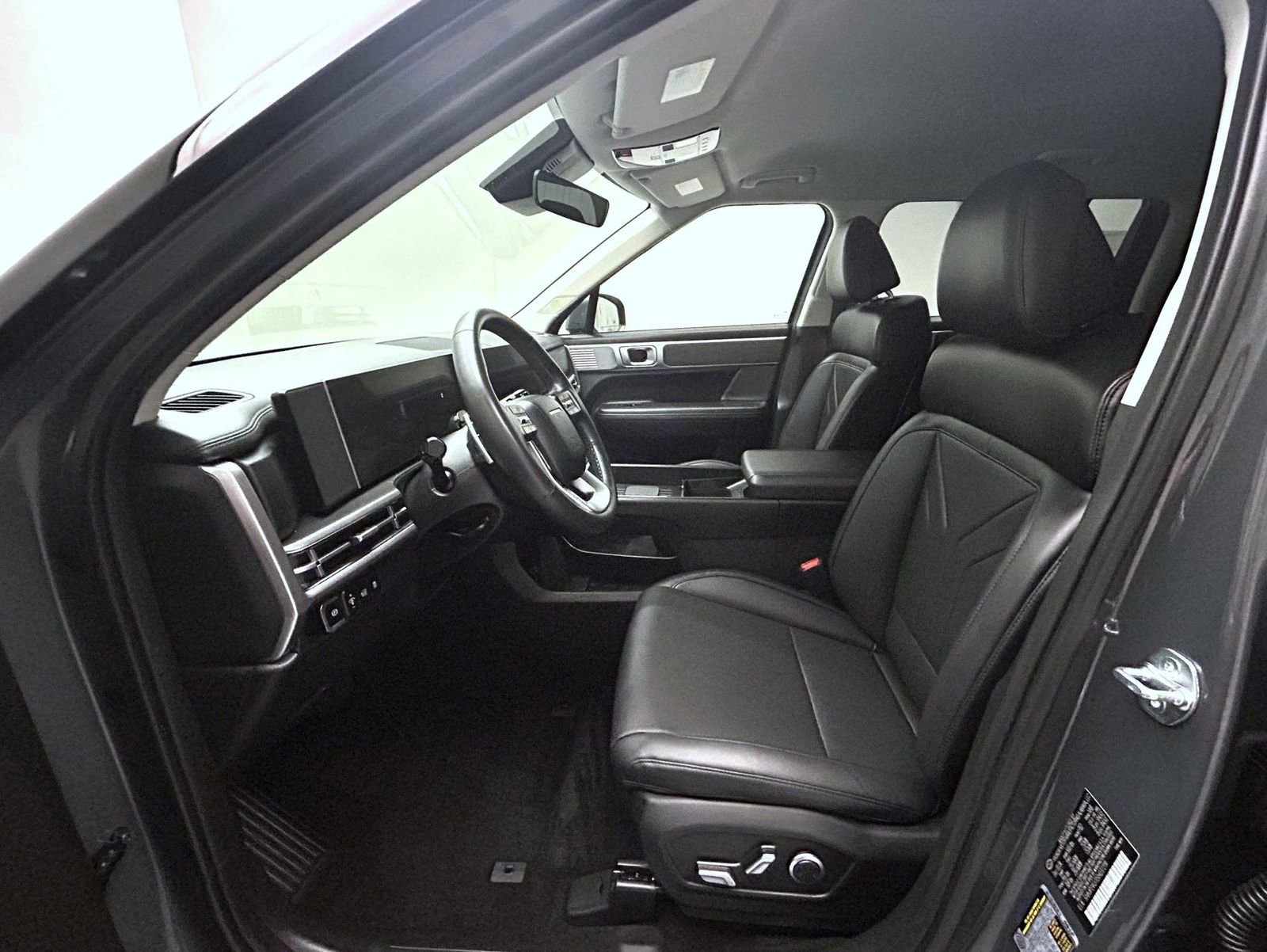 Used 2025 Hyundai Santa Fe SEL image 10