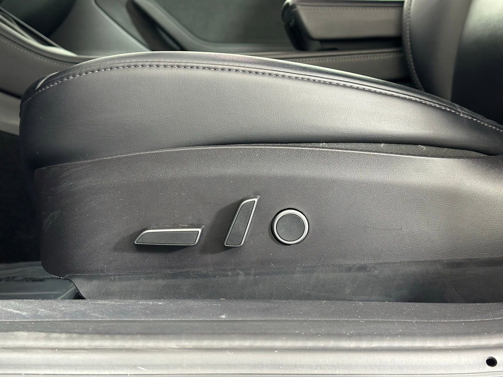 Used 2021 Tesla Model 3 Standard Range Plus image 11