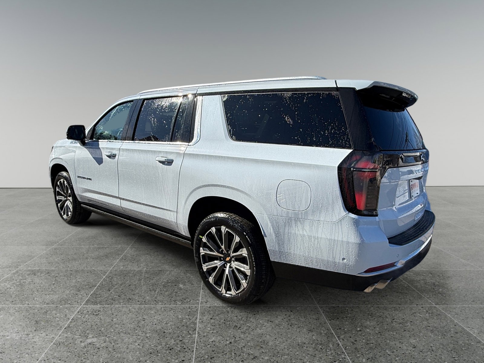 New 2026 Chevrolet Suburban High Country image 3