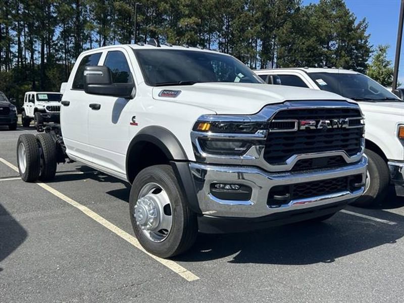 New 2026 RAM 5500 Tradesman w/ Chrome Appearance Group AWD/4WD image 4