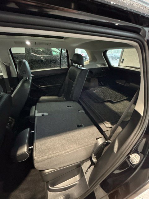 Used 2024 Volkswagen Tiguan SE AWD/4WD image 21