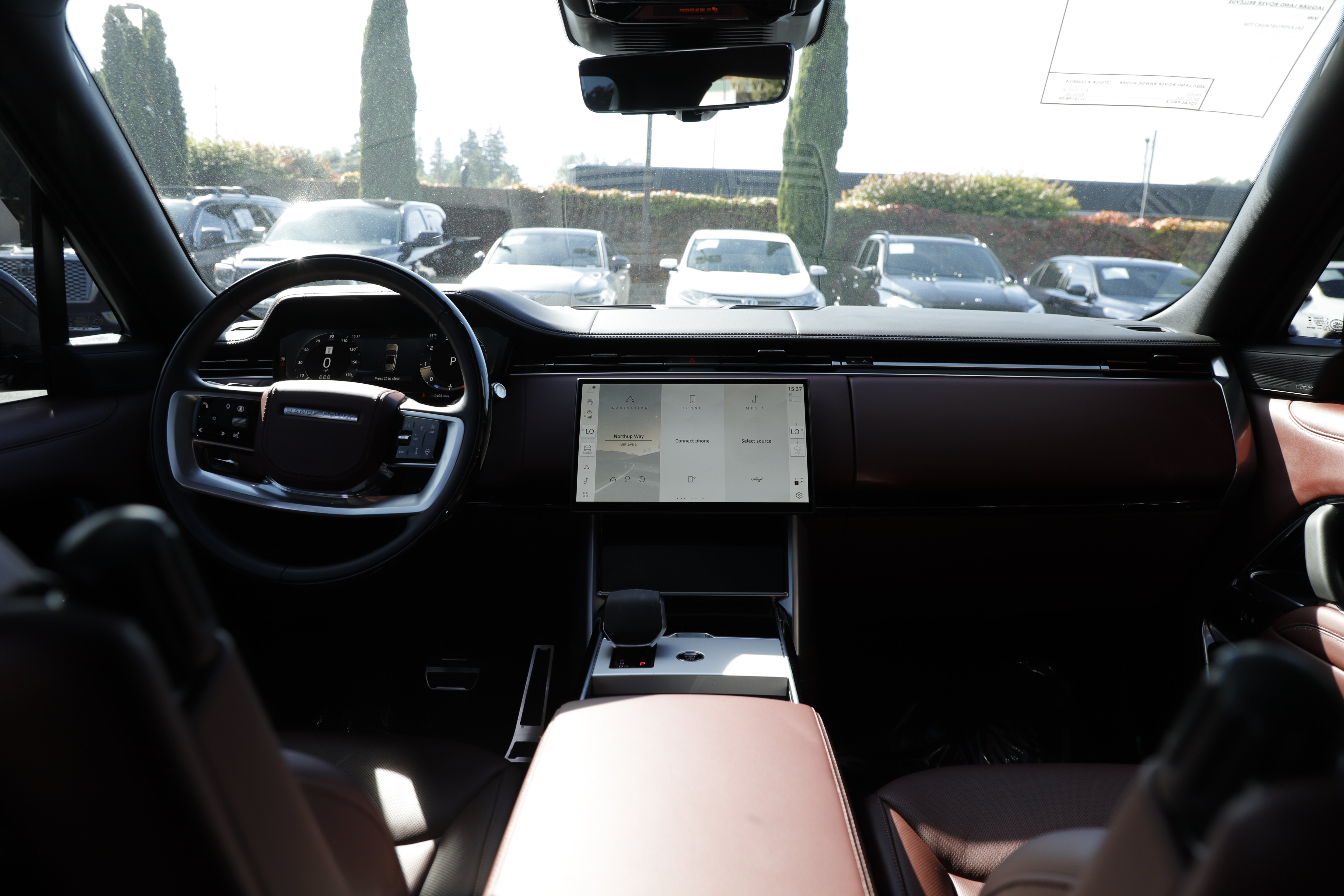 Certified 2025 Land Rover Range Rover SE AWD/4WD image 16