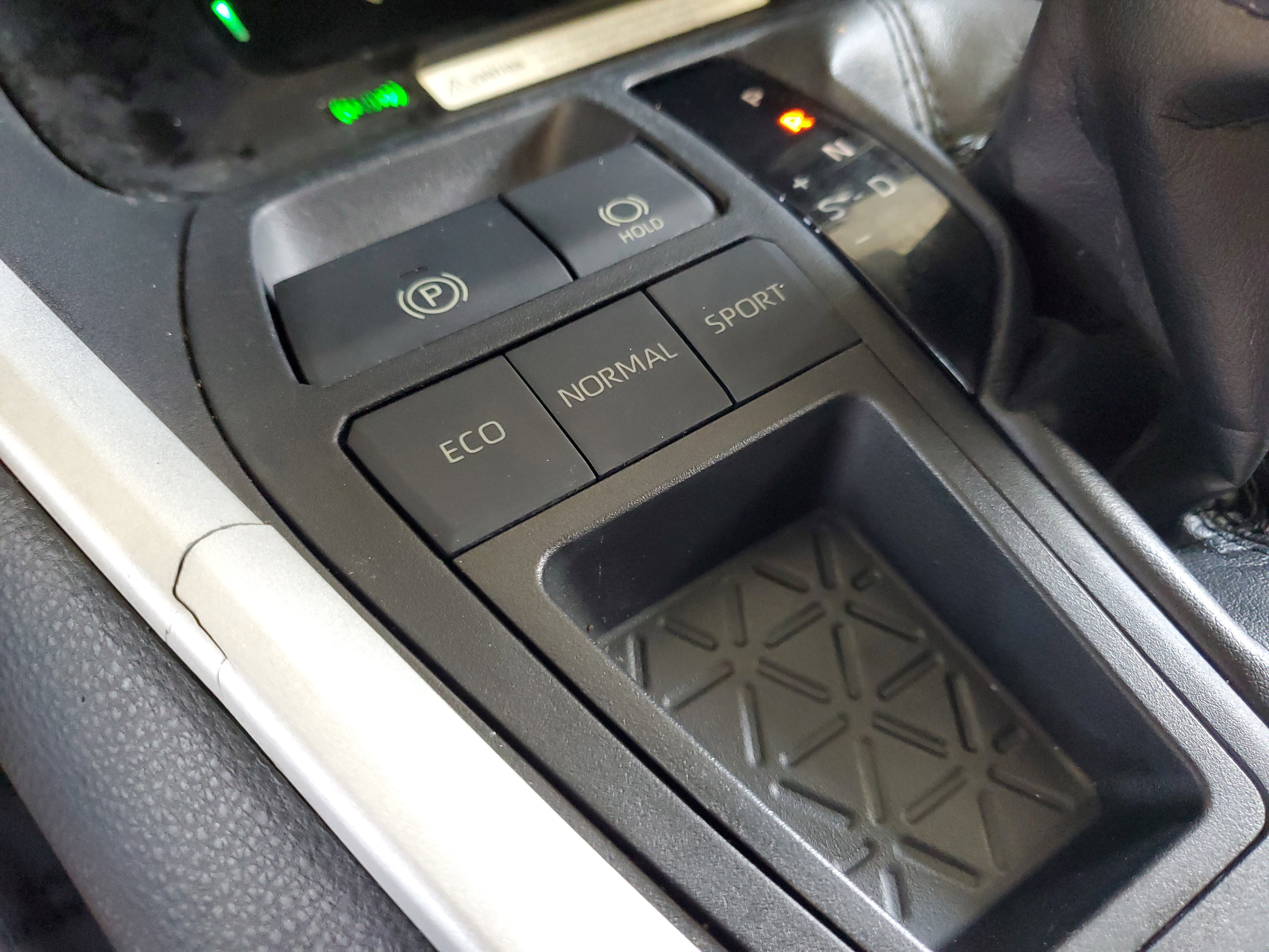 Used 2021 Toyota RAV4 XLE Premium FWD image 29