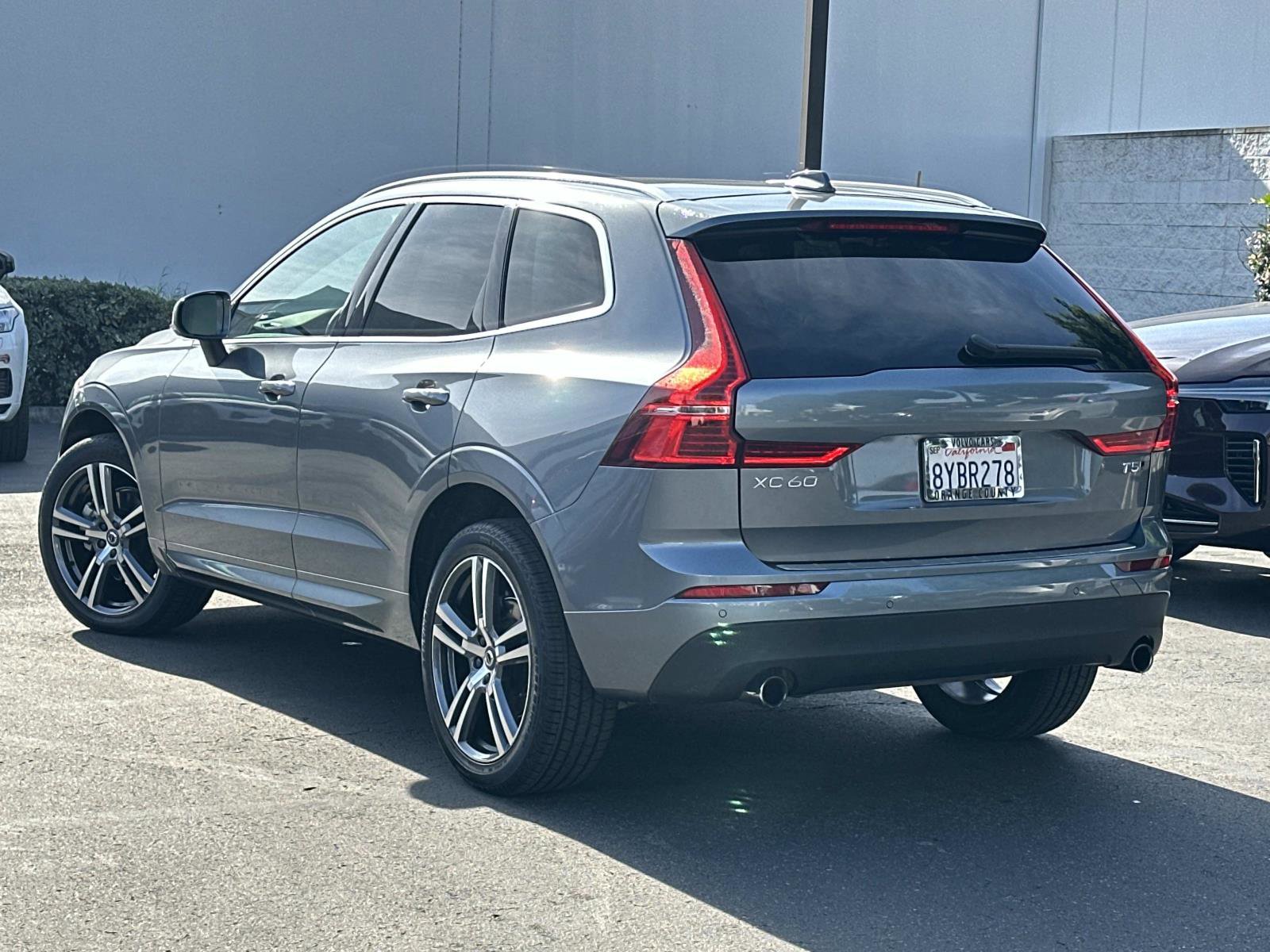 Certified 2021 Volvo XC60 T5 Momentum w/ Premium Package image 6