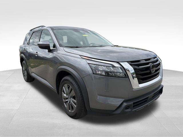 Used 2024 Nissan Pathfinder SV AWD/4WD image 3