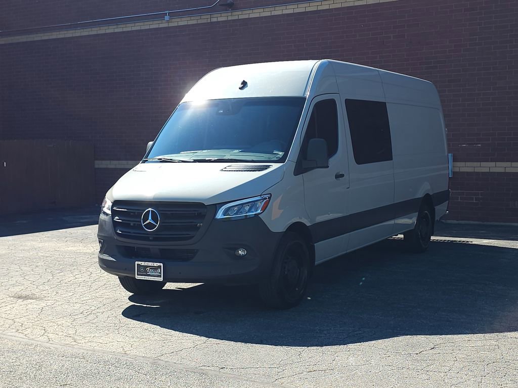 Used 2023 Mercedes-Benz Sprinter 2500 image 3