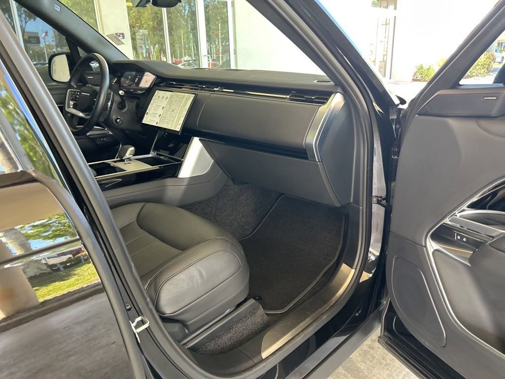 Used 2024 Land Rover Range Rover SE AWD/4WD image 26