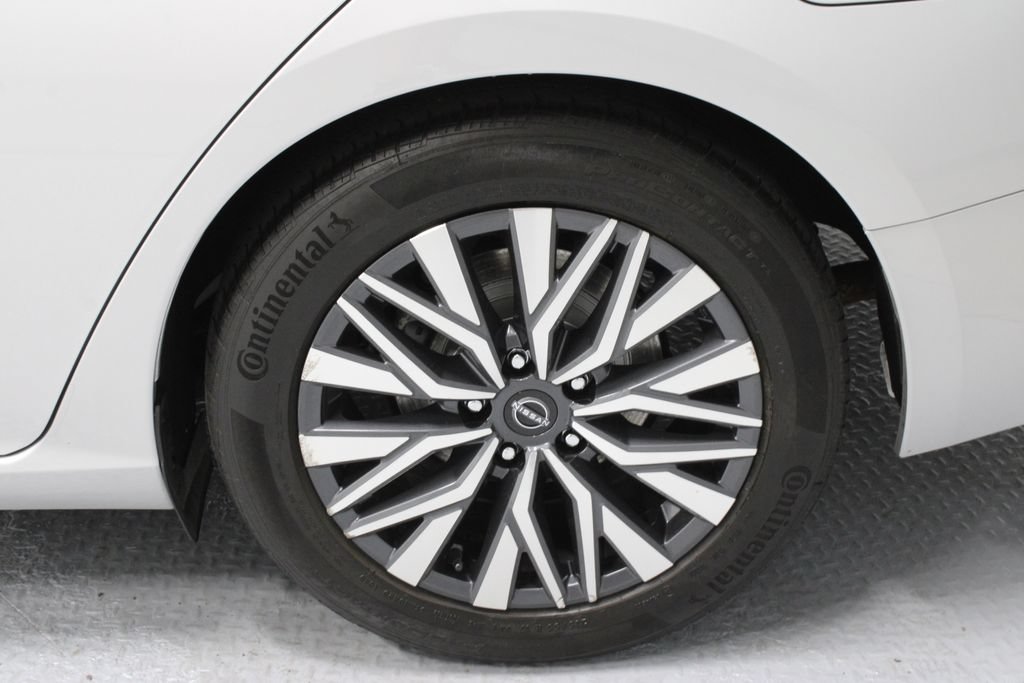 Certified 2024 Nissan Altima 2.5 SV FWD image 18