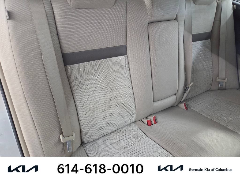 Used 2014 Toyota Camry LE FWD image 18