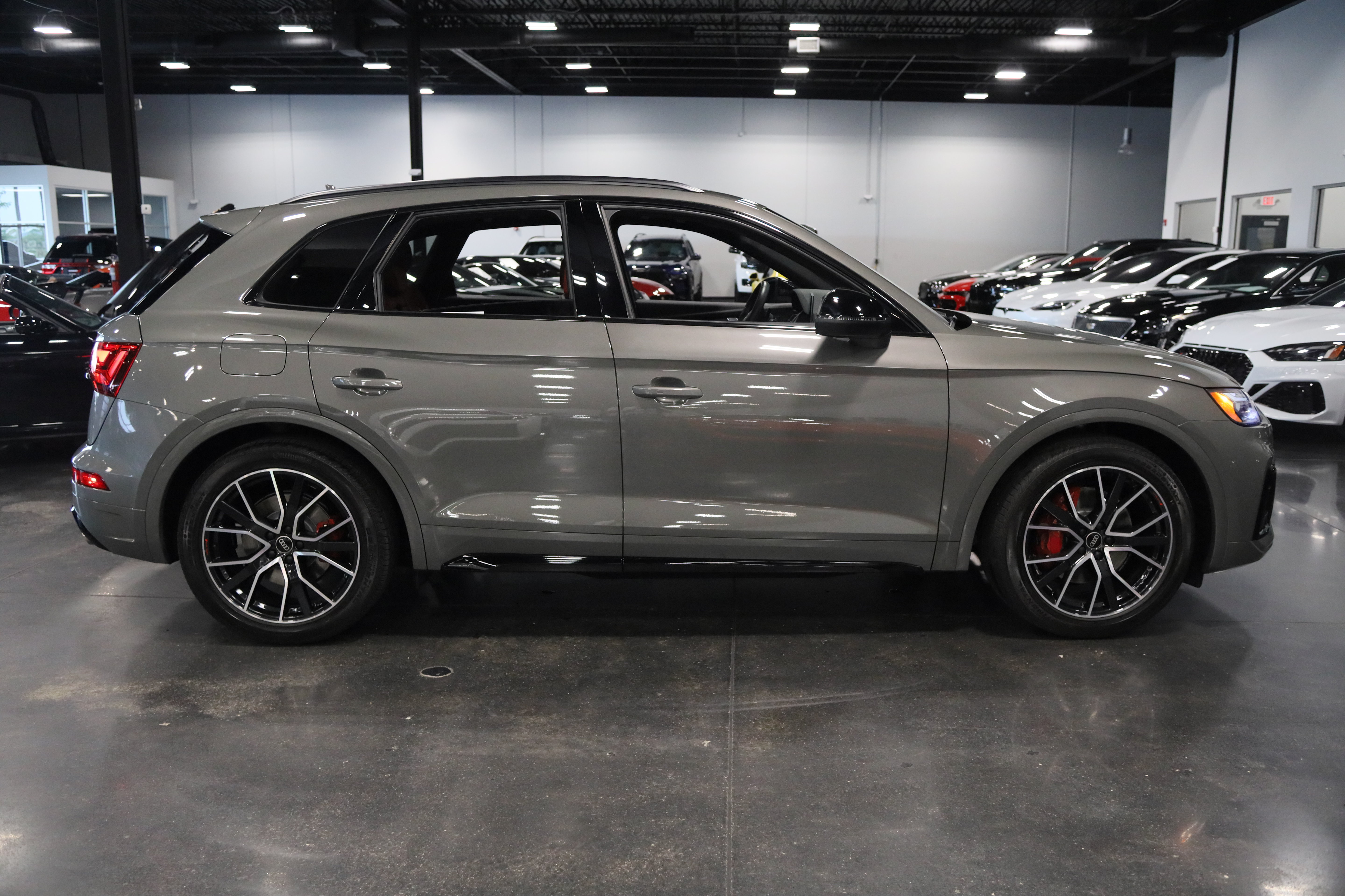Used 2023 Audi SQ5 Premium Plus w/ Premium Plus Package AWD/4WD image 8