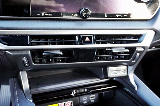 Used 2024 Lexus RX 350 FWD w/ Technology Package image 29