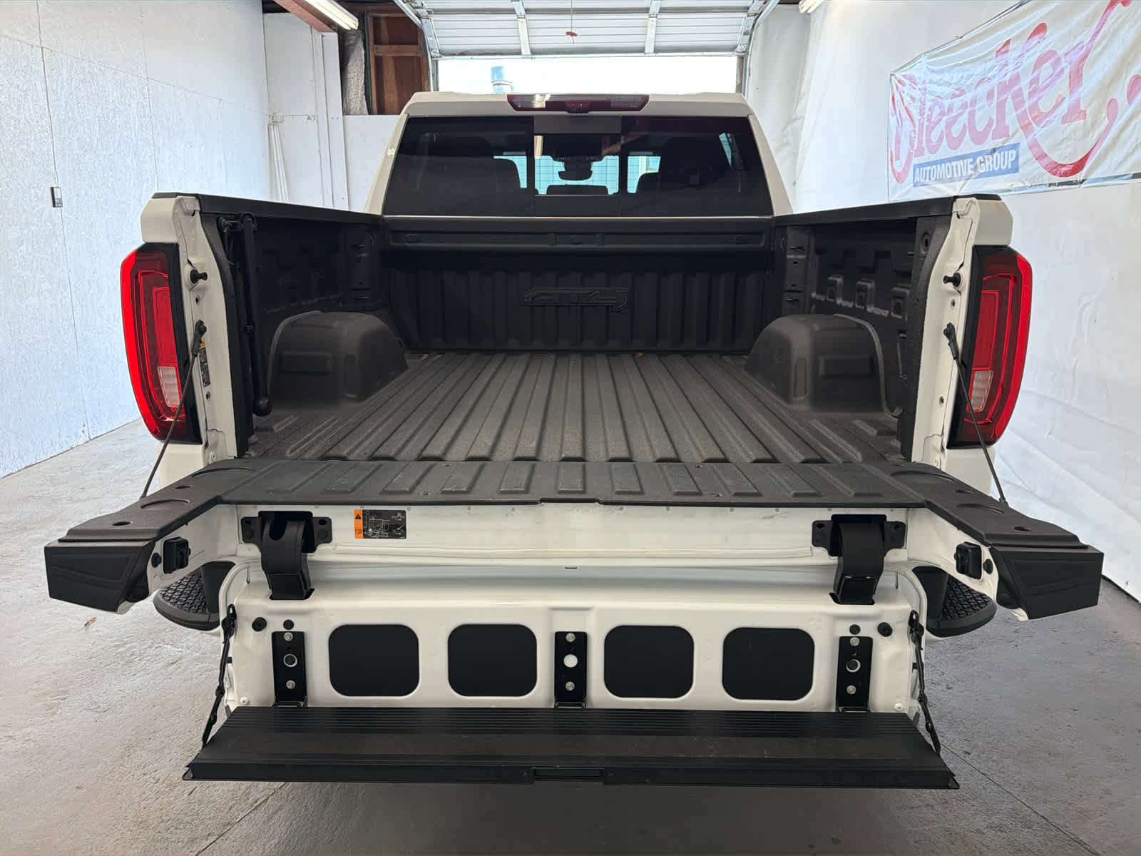 Certified 2024 GMC Sierra 1500 AT4 w/ Technology Package image 7