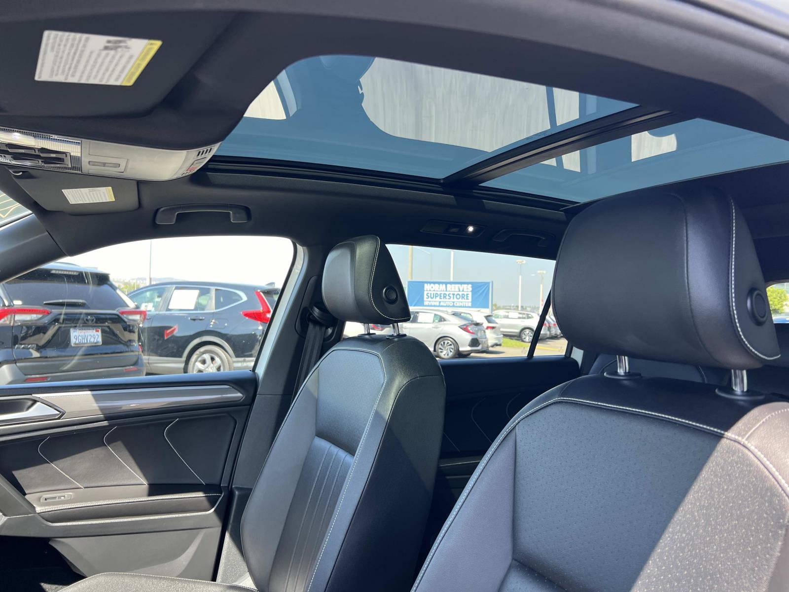 Certified 2022 Volkswagen Tiguan SE R-Line image 18