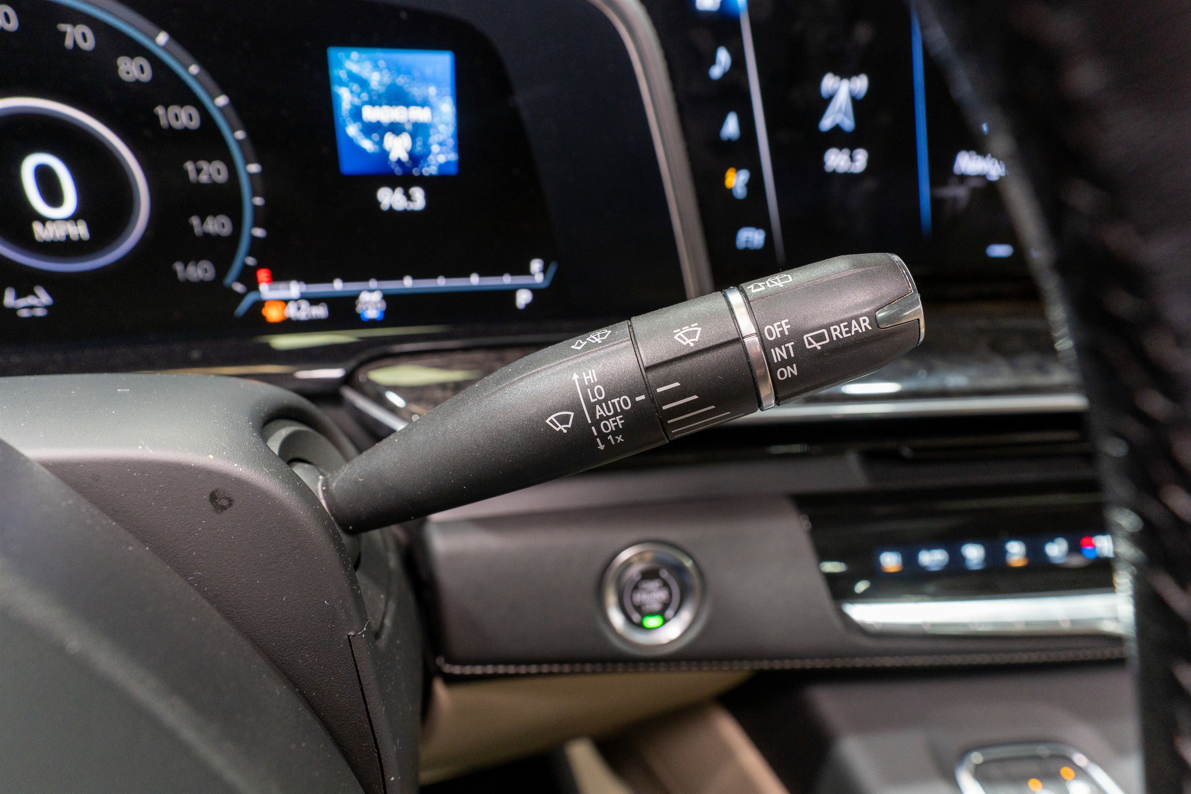 Used 2021 Cadillac Escalade Premium Luxury w/ Driver Assist Tech Package image 32