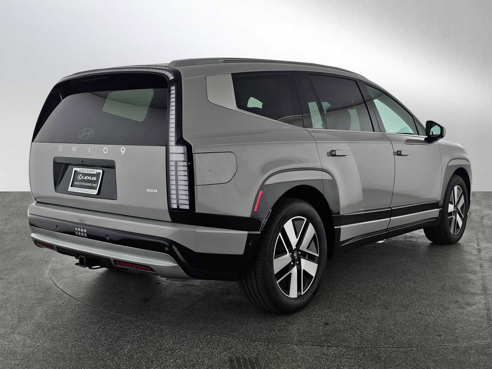 Used 2026 Hyundai Ioniq 9 SEL image 3