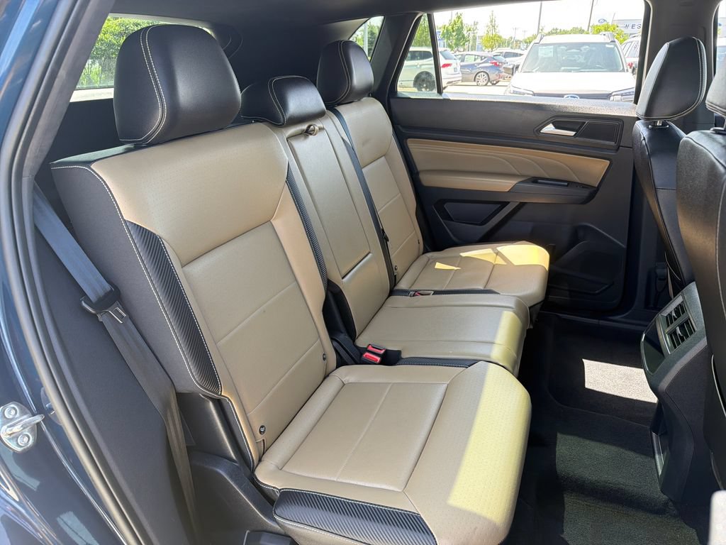 Used 2023 Volkswagen Atlas Cross Sport SEL R-Line AWD/4WD image 25