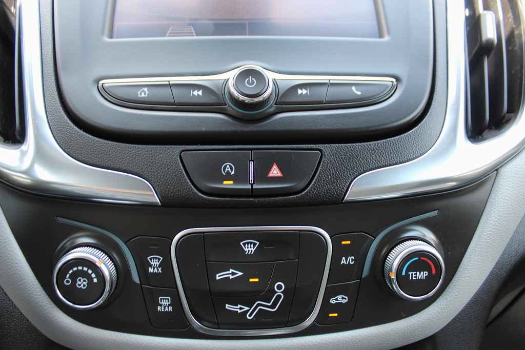 Used 2024 Chevrolet Equinox LS w/ LS Convenience Package FWD image 20