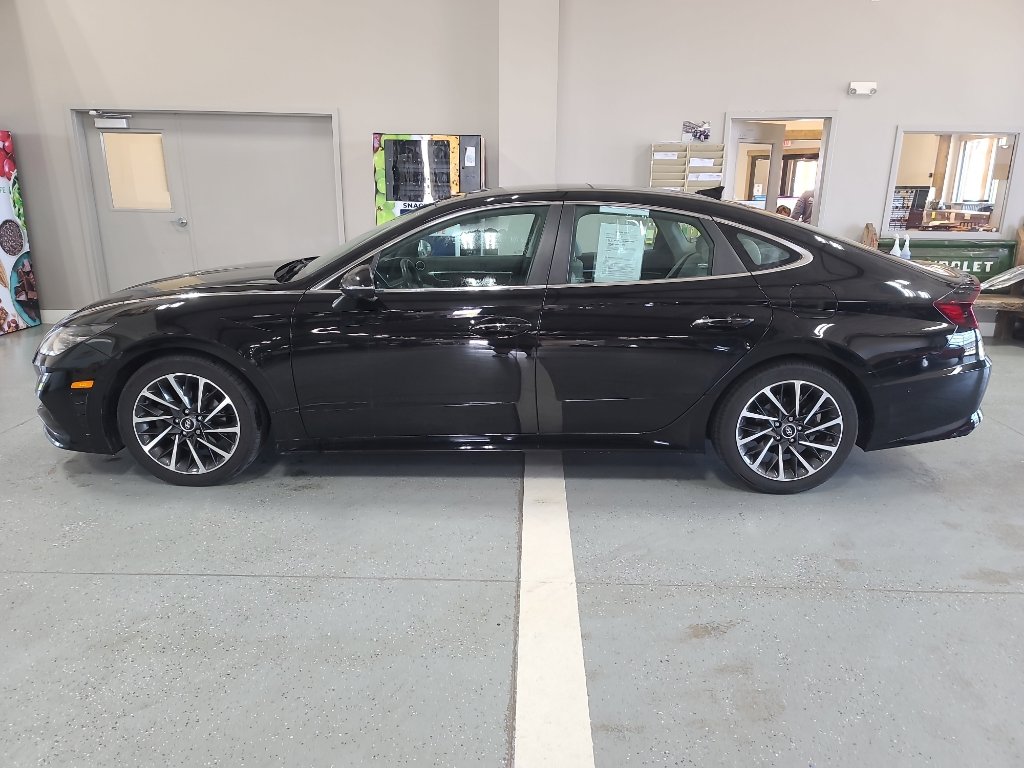 Used 2022 Hyundai Sonata Limited FWD image 1