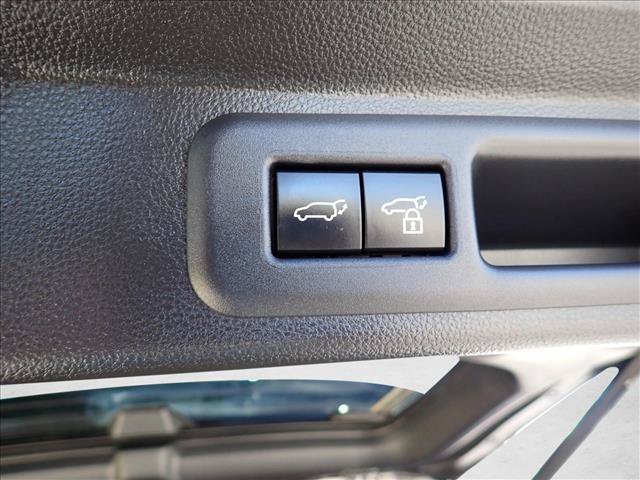 Used 2025 Toyota Sequoia Platinum AWD/4WD image 12