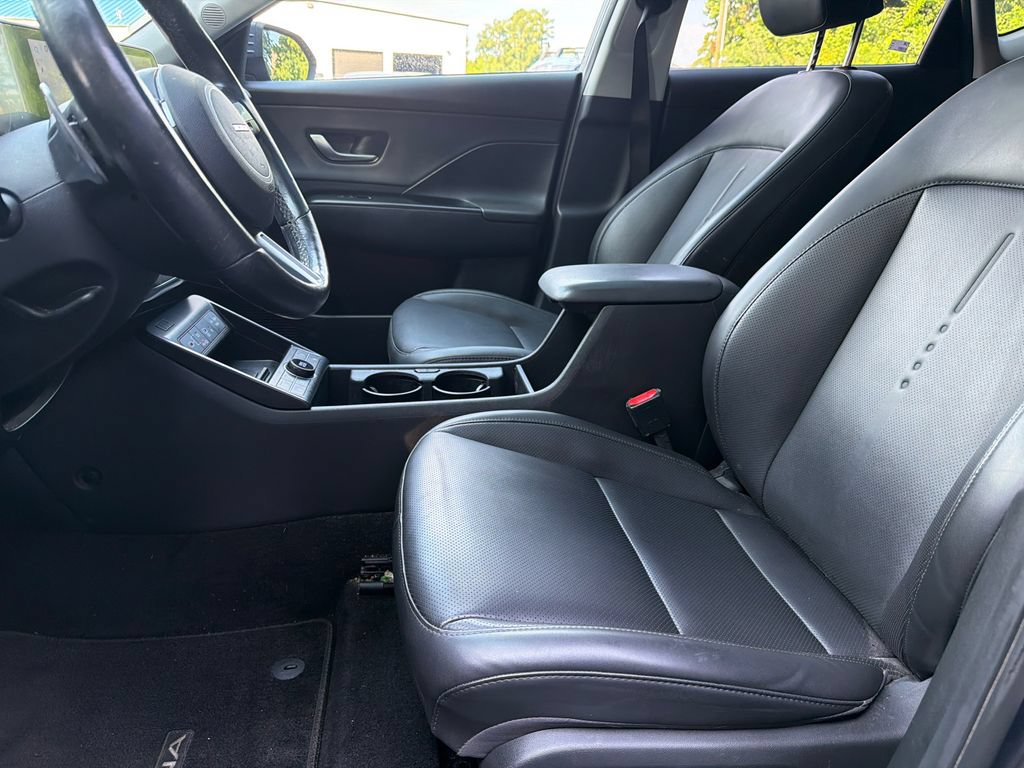 Used 2024 Hyundai Kona Limited FWD image 9