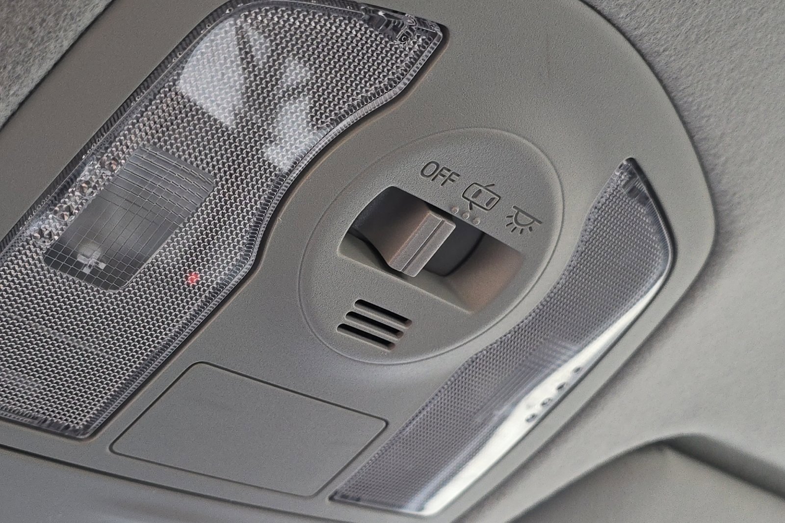 Used 2017 Toyota Prius V Four image 23