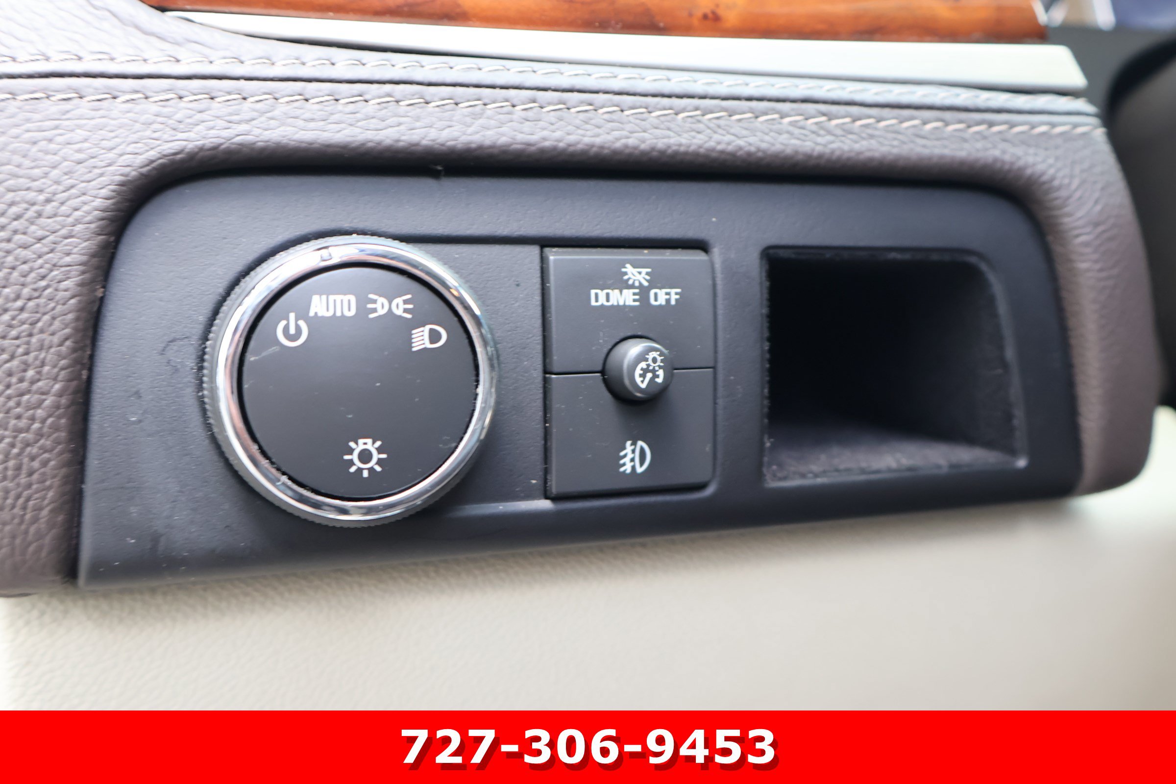 Used 2013 Cadillac Escalade ESV Platinum RWD image 25