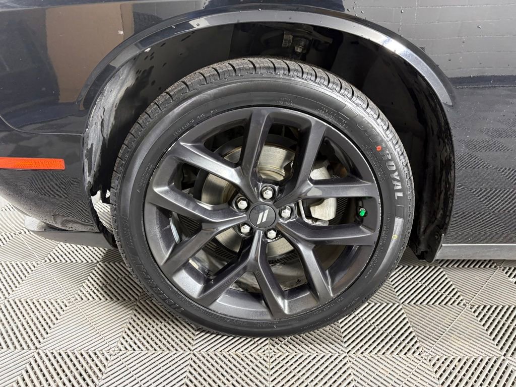 Used 2022 Dodge Challenger SXT w/ Blacktop Package image 10
