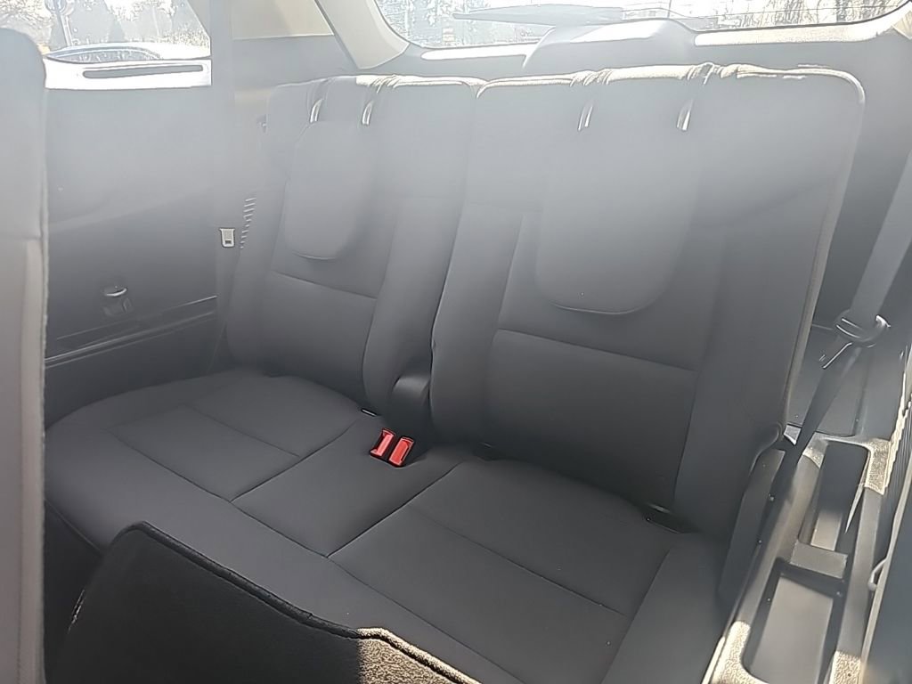 Used 2025 Ford Explorer Active AWD/4WD image 14