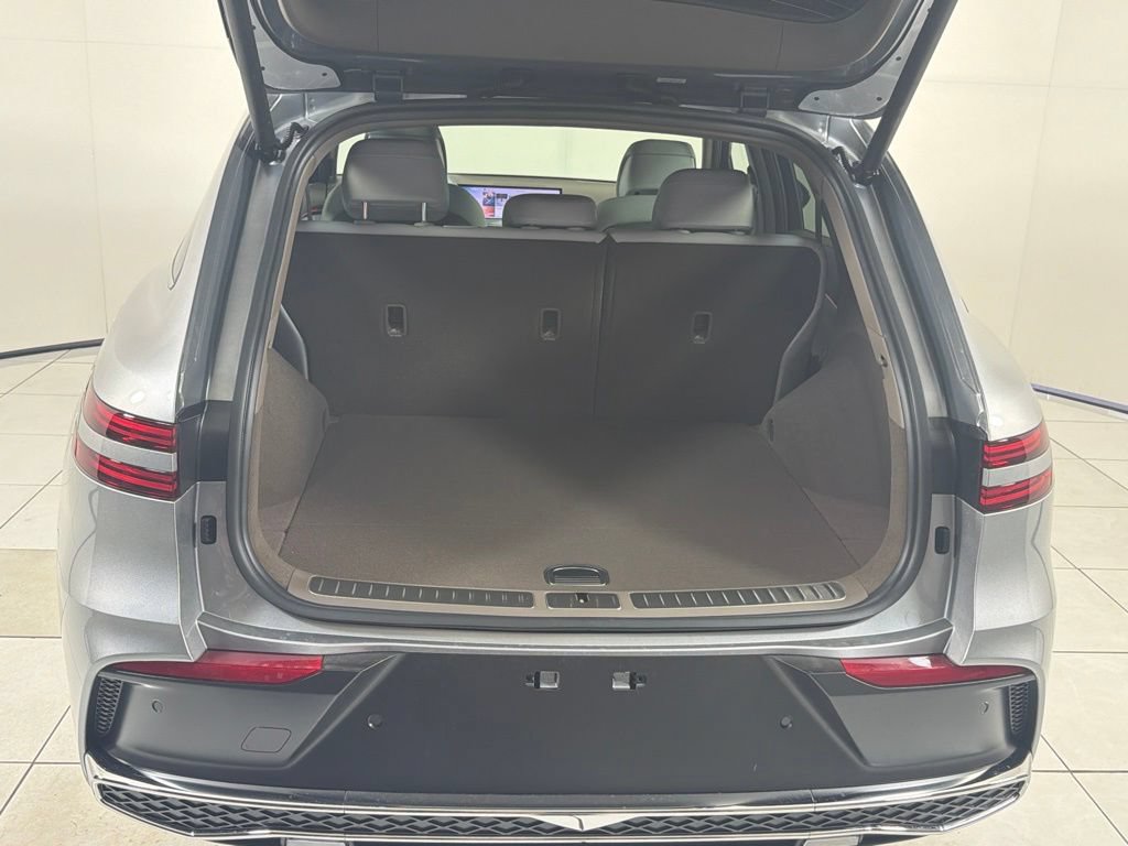 New 2027 Genesis GV70 2.5T Advanced AWD/4WD image 32