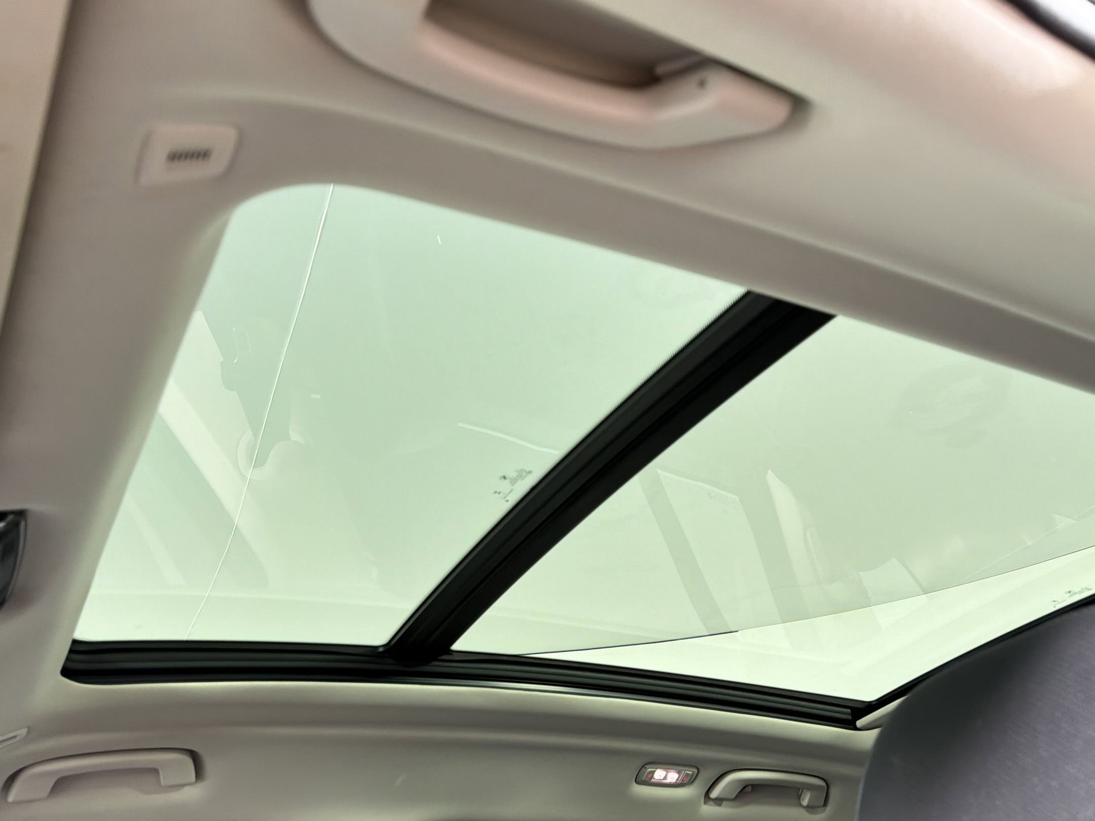 Used 2024 BMW X7 xDrive40i w/ Climate Comfort Package AWD/4WD image 16