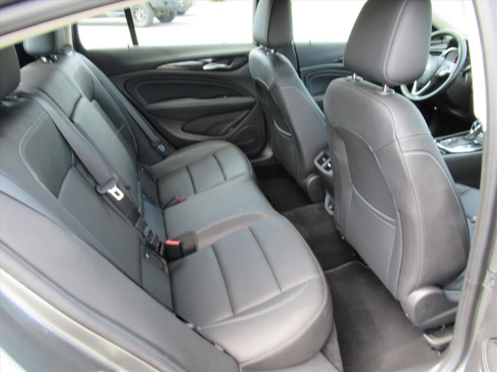 Used 2018 Buick Regal Essence w/ Driver Confidence Package #1 FWD image 25