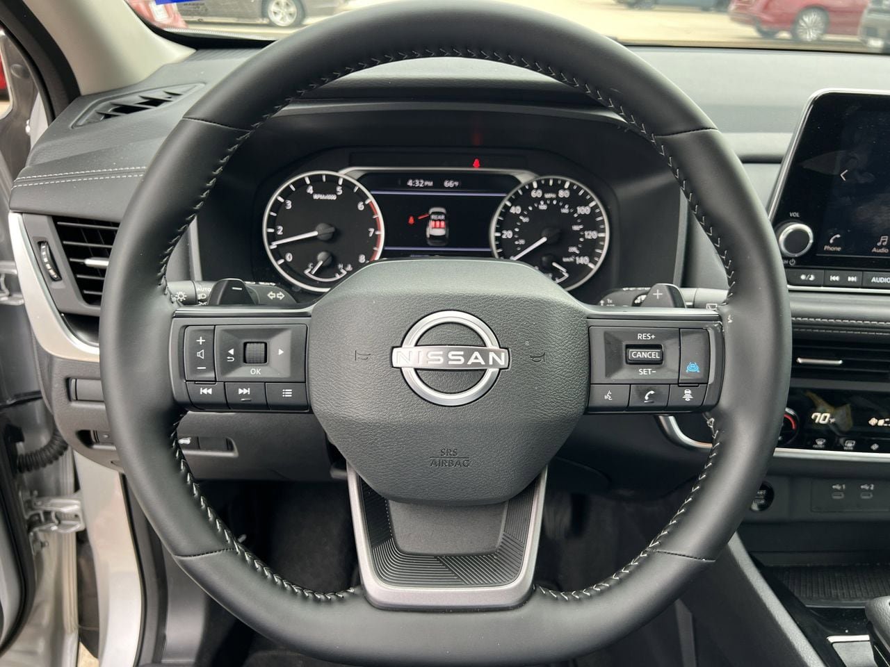 Certified 2025 Nissan Rogue SV FWD image 6
