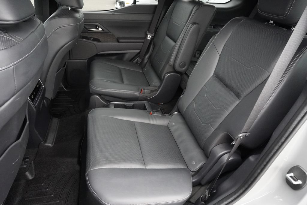 Used 2024 Lexus GX 550 w/ Accessory Package (Z1) AWD/4WD image 30