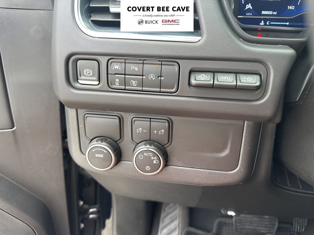 Used 2023 Chevrolet Suburban Premier image 30