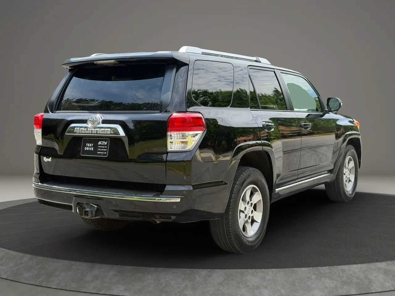 Used 2011 Toyota 4Runner SR5 RWD image 4