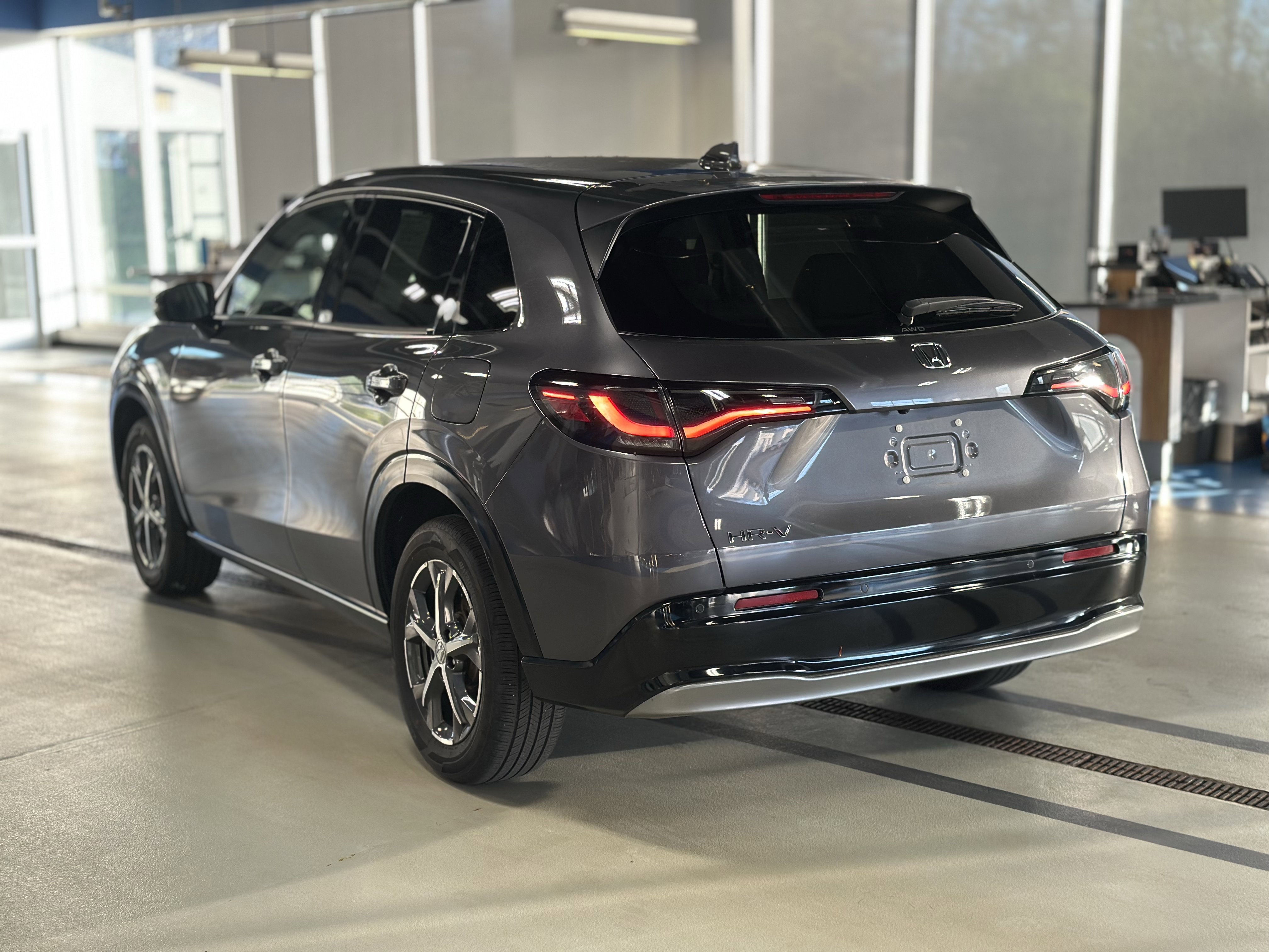 Used 2024 Honda HR-V EX-L image 8