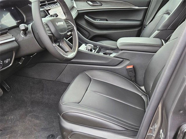 New 2025 Jeep Grand Cherokee Limited w/ Black Appearance Package image 12