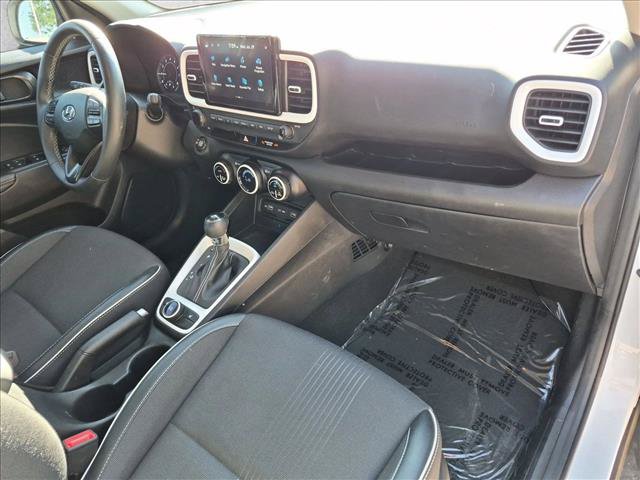 Used 2022 Hyundai Venue Limited FWD image 22