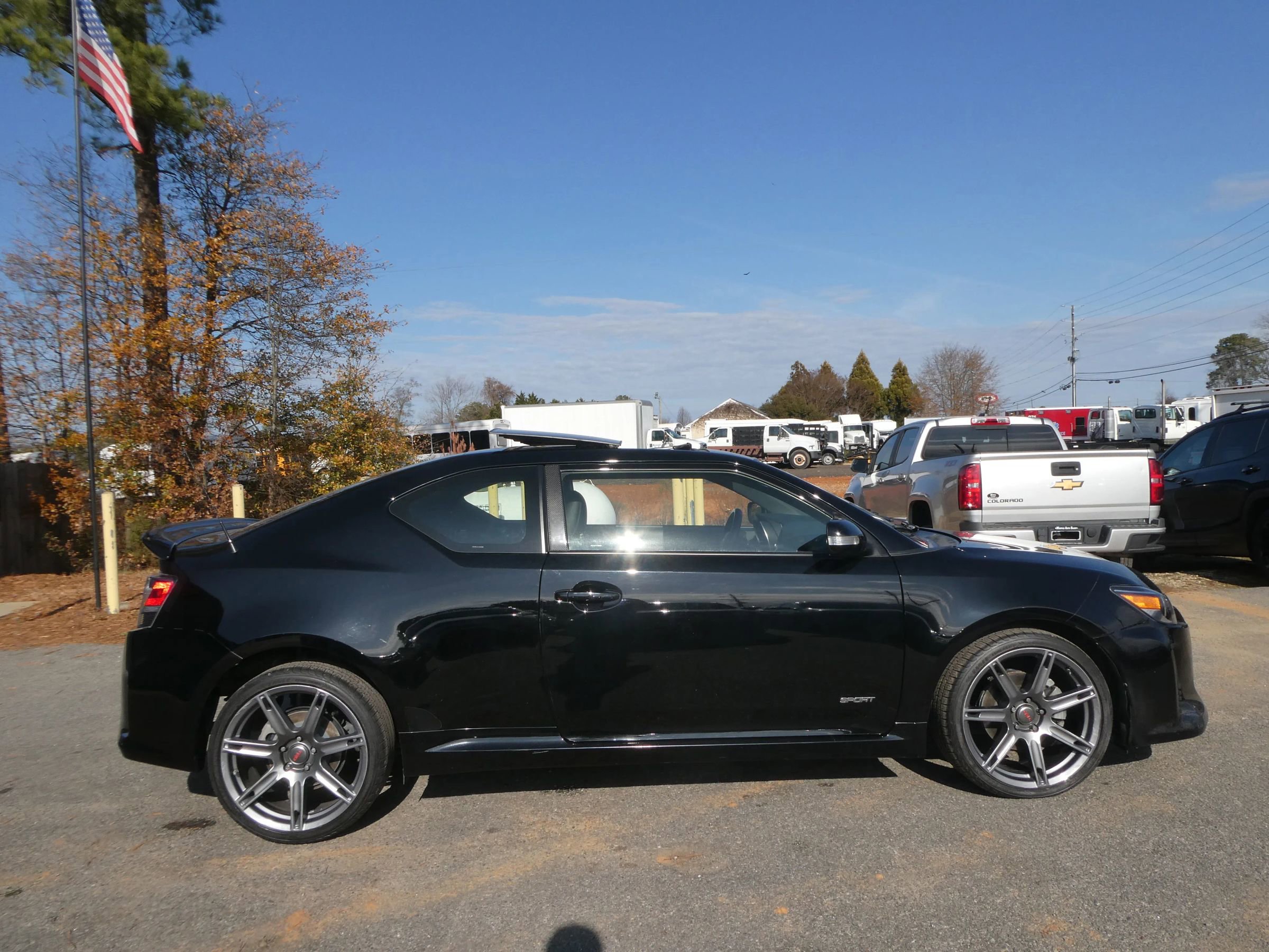 Used 2015 Scion tC image 4