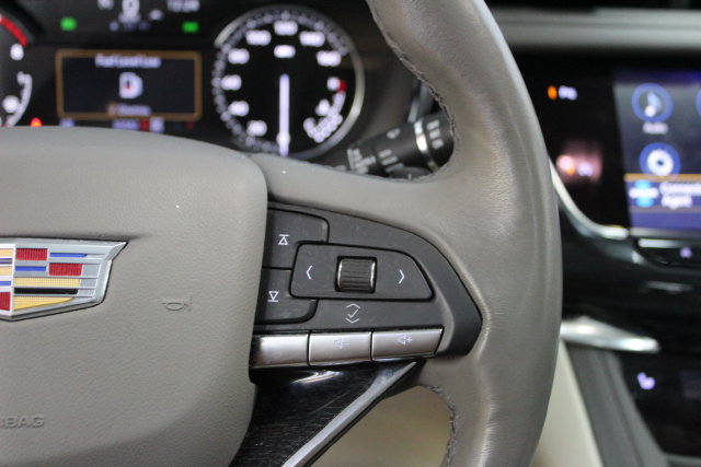 Used 2022 Cadillac XT6 Premium Luxury AWD/4WD image 17