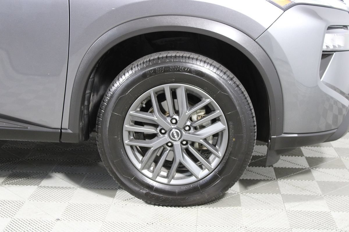 Used 2024 Nissan Rogue S FWD image 30