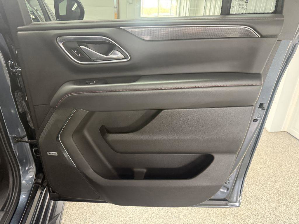 Used 2021 Chevrolet Suburban RST AWD/4WD image 34
