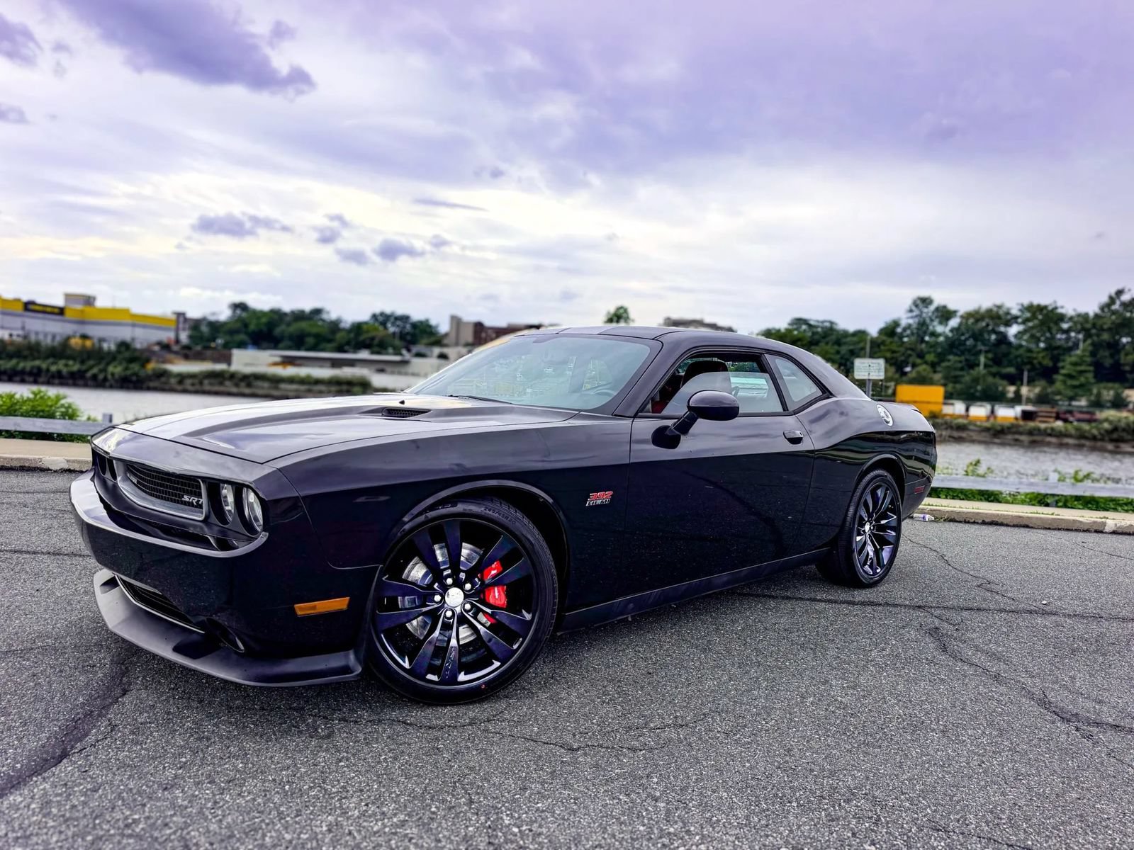 Used 2014 Dodge Challenger SRT8 w/ Harman/Kardon Audio Group RWD image 2