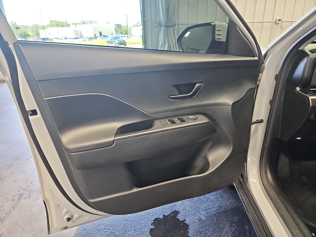 Used 2024 Hyundai Kona SEL AWD/4WD image 26