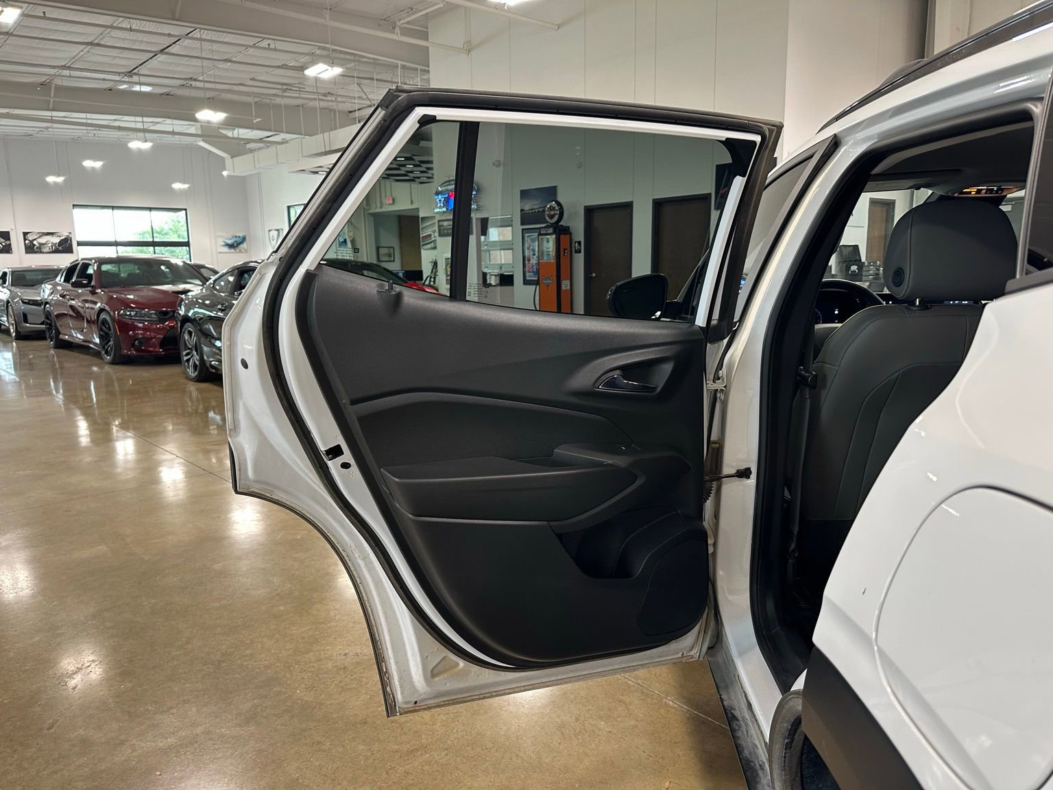 Used 2024 Chevrolet Trax ACTIV w/ Driver Confidence Package FWD image 27