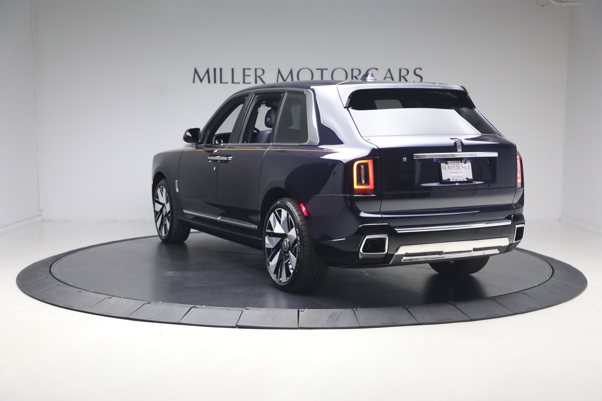New 2026 Rolls-Royce Cullinan AWD/4WD image 12