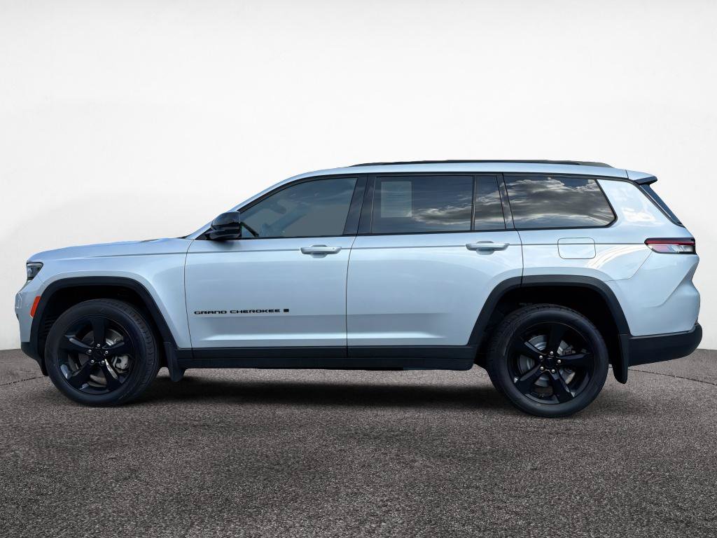 Used 2021 Jeep Grand Cherokee L Laredo AWD/4WD image 4