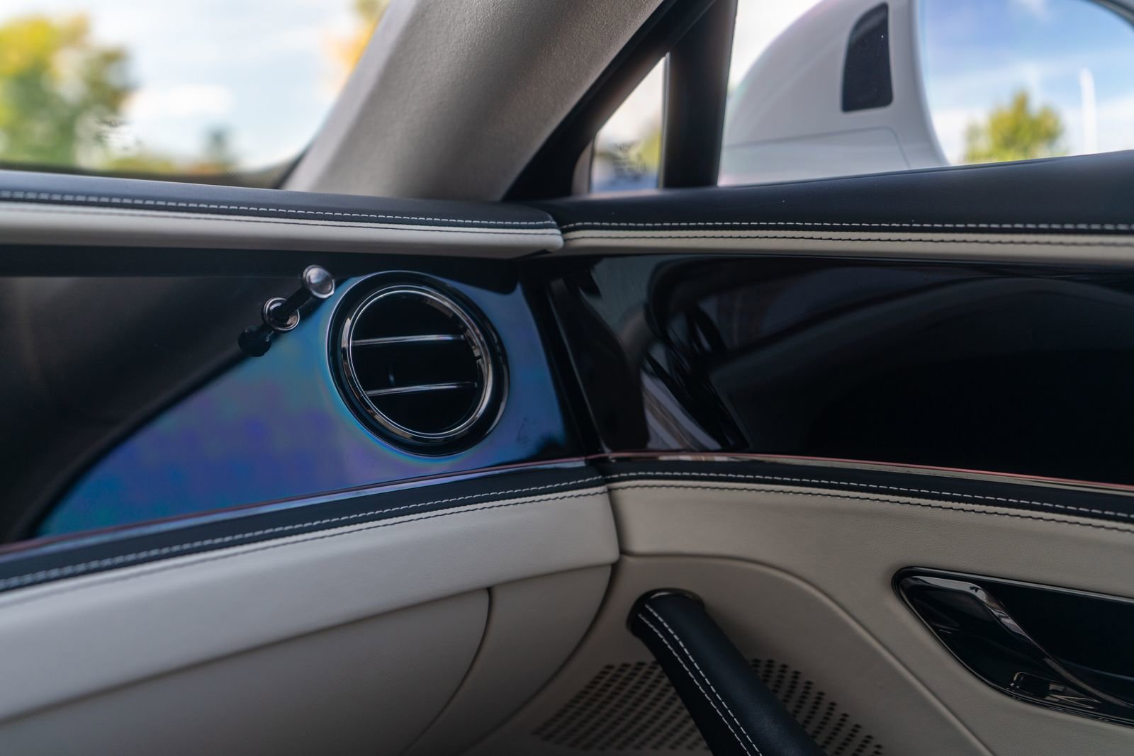 New 2026 Bentley Flying Spur Plug-In Hybrid image 34